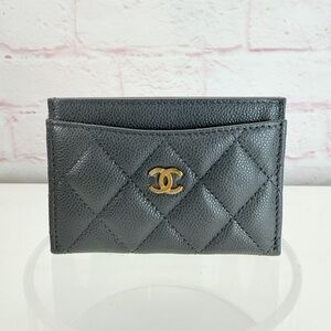 Chanel Quilted Caviar Leather Card Holder in Gray